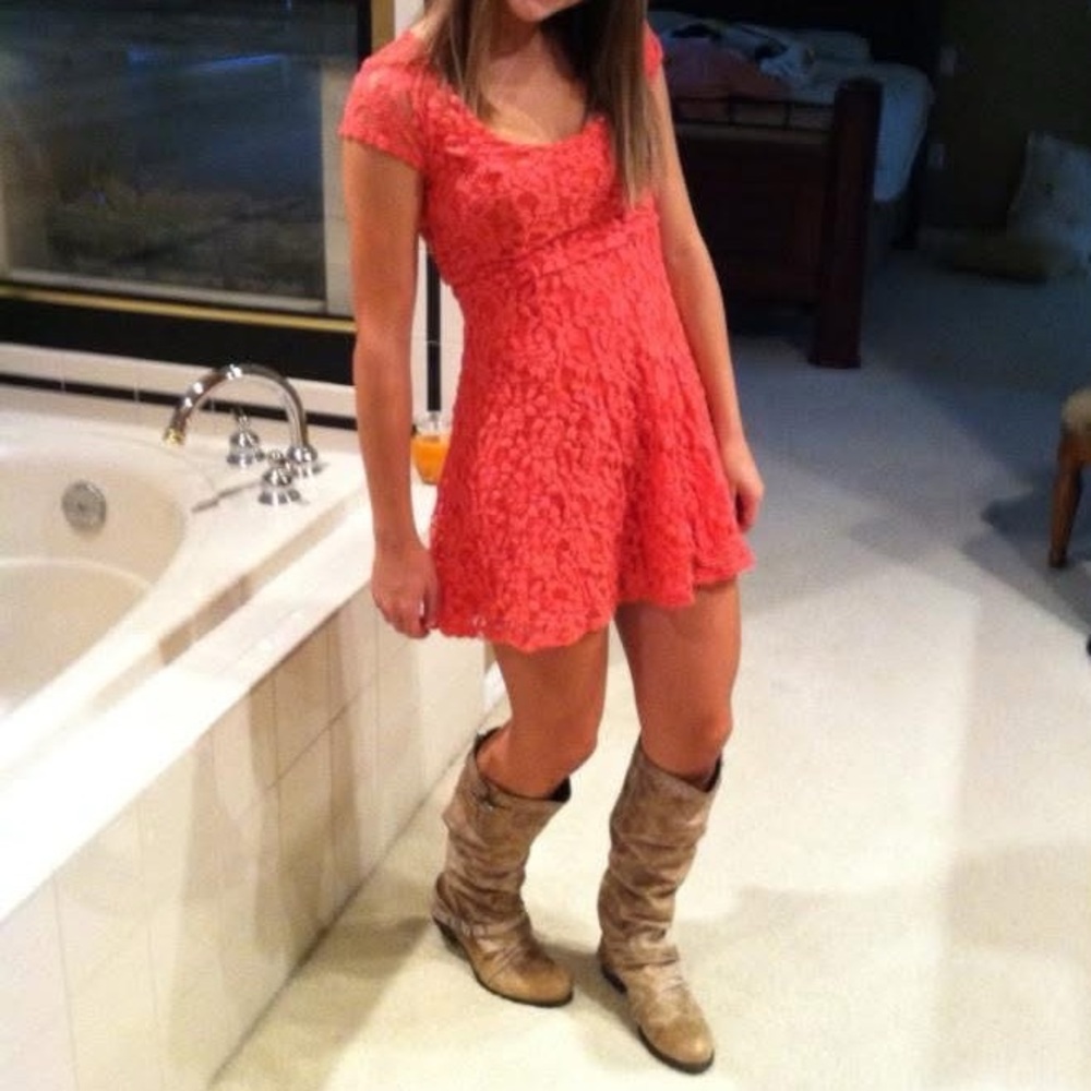 Urban Outfitters Kimchi Blue Lace Short-Sleeve Skater Dress in Pink